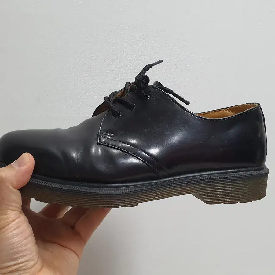 닥터마틴 1461 PW UK6(250정도)