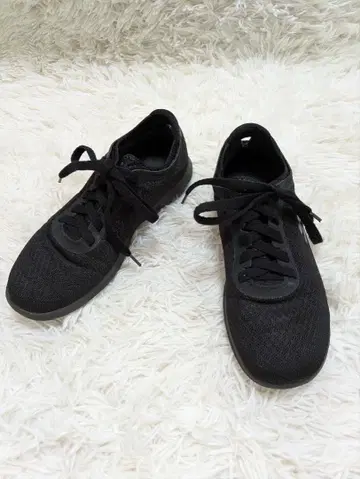 새상품급 초경량 SKECHERS 스케쳐스 스니커즈 블랙