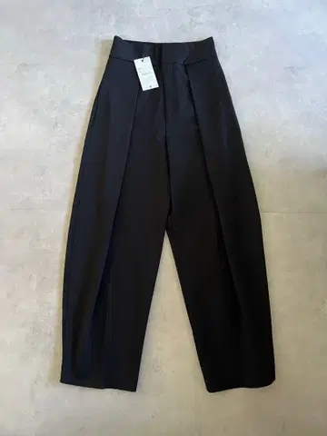 새상품 ZARA 벌룬 플리츠 팬츠 XS