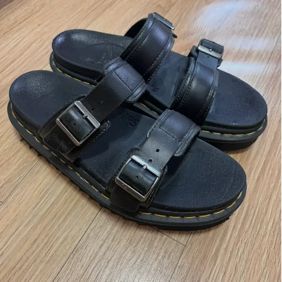 닥터마틴 마일즈 샌들