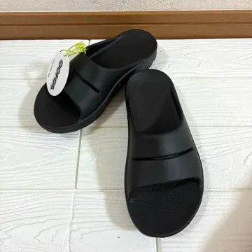 OOFOS OOAHH 우포스 우아 리커버리 샌들