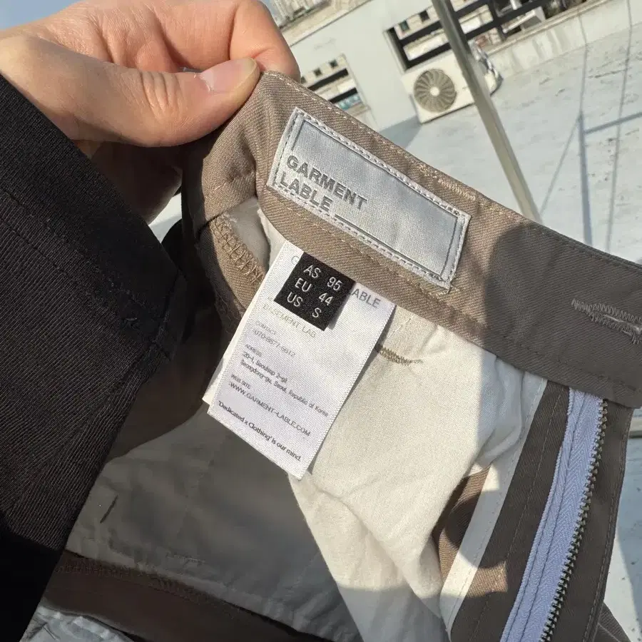 GARMENT LABLE 3 플리츠 와이드 트라우저 베이지