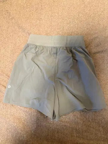 룰루레몬 lululemon 숏팬츠 지퍼 포켓 S 사이즈