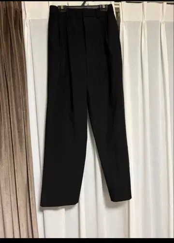 [ 완판템 ] 유니클로 UNIQLO 턱 와이드 팬츠 투 턱 블랙 블랙