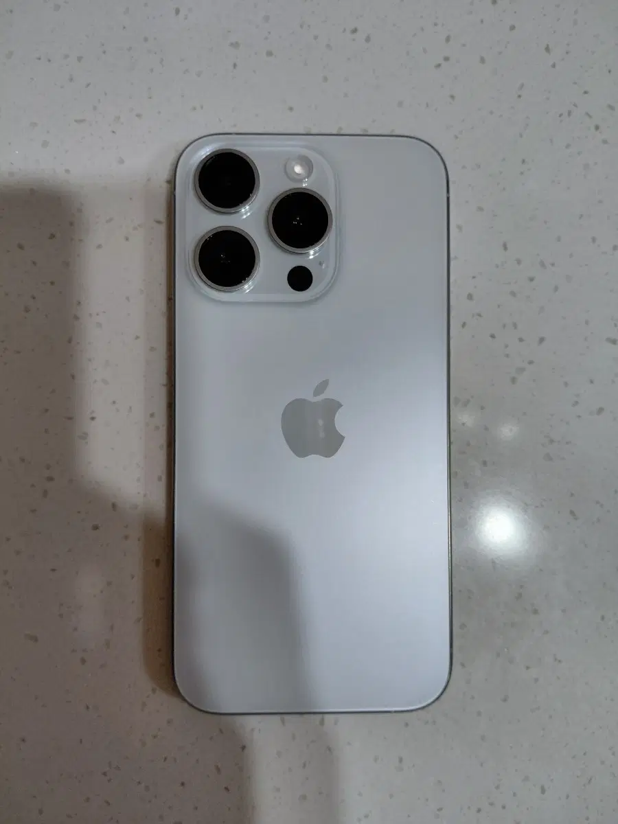 아이폰 15프로 화이트티타늄 256GB