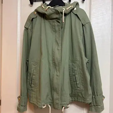 ZARA 마운틴 후드티 카키 미착용