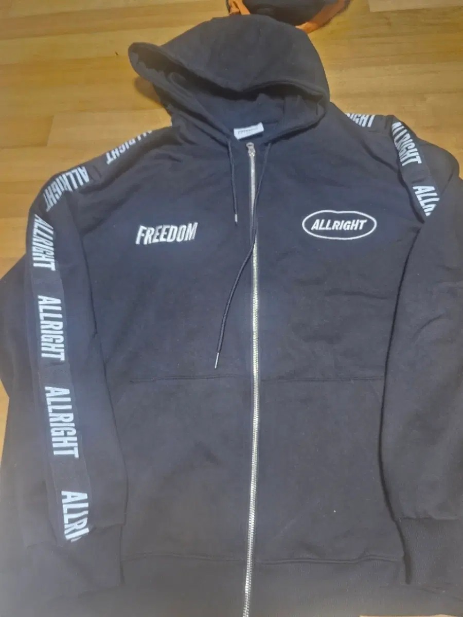 프리덤 올라잇레터링 후드 집업 블랙 2xl