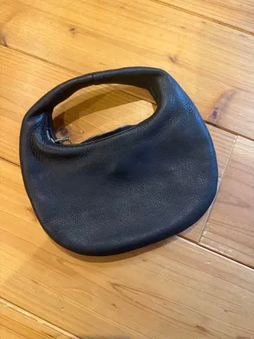 Aeta 가죽 핸드백 블랙 S