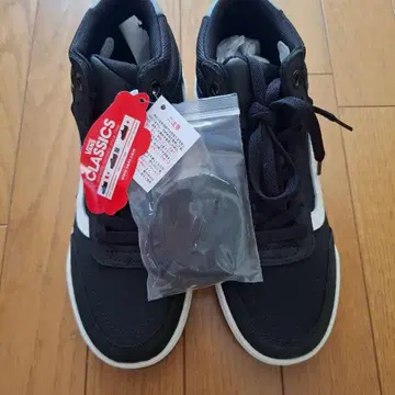VANS 스니커즈 블랙 24.5cm