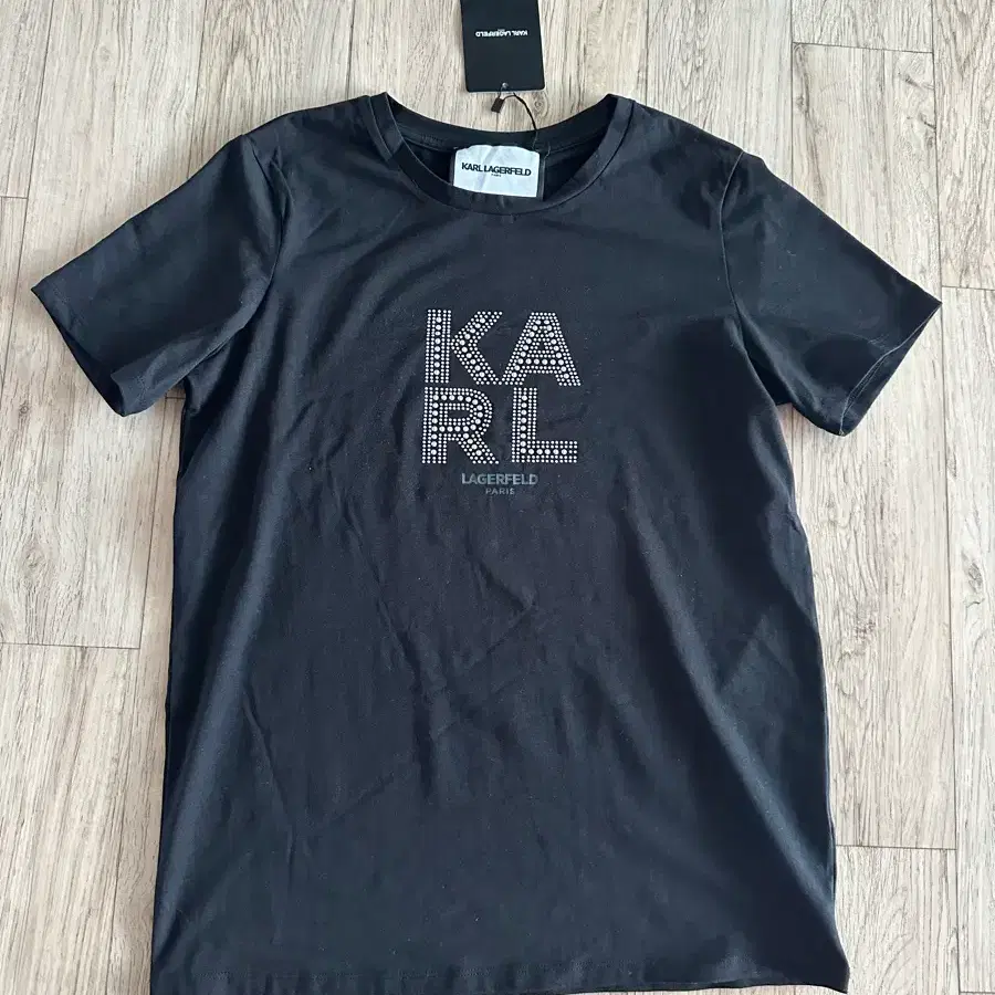 칼 라거펠트 반팔 면티셔츠 새제품