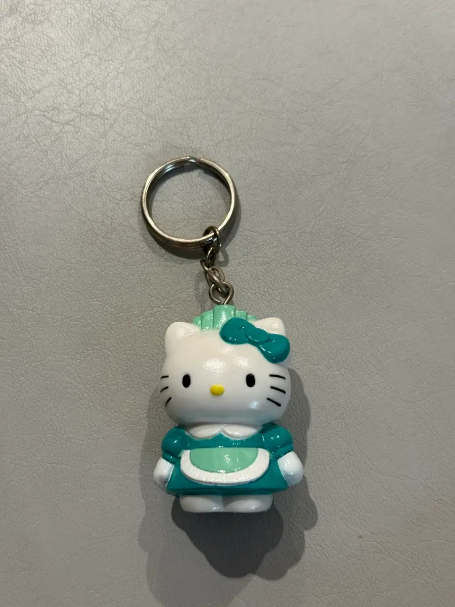 고전 키티 웨이트리스 키링