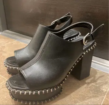 판매 종료될지도 모릅니다. moussy 통굽 샌들 블랙 M 사이즈