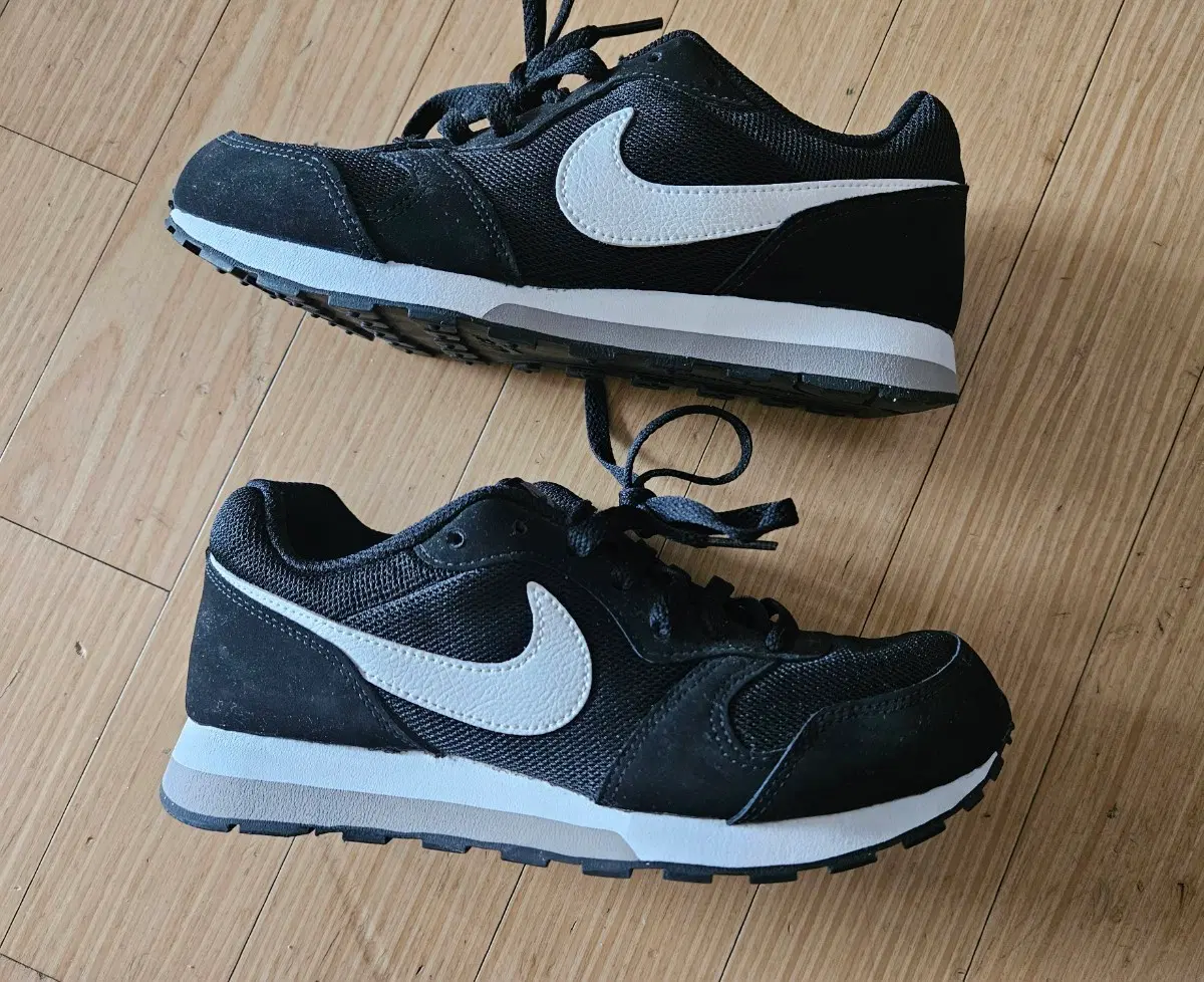 나이키 키즈 MD RUNNER 2 (235)
