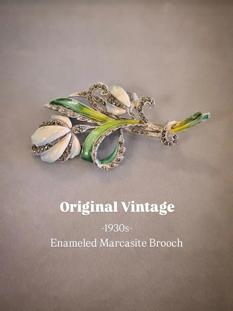 1930s vintage marcasite enamel brooch