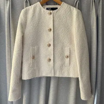 새상품 ZARA 노카라 화이트 자켓 골드 버튼