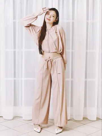 LILY BROWN 선가드 포함 래쉬가드 셋업