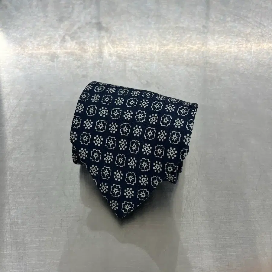 아르마니 빈티지 네이비 패턴 넥타이 8cm