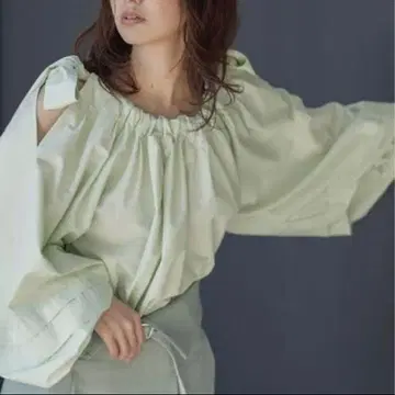 [ 새상품급 ] 블라우스 프레이아이디 오프숄더 민트 그린