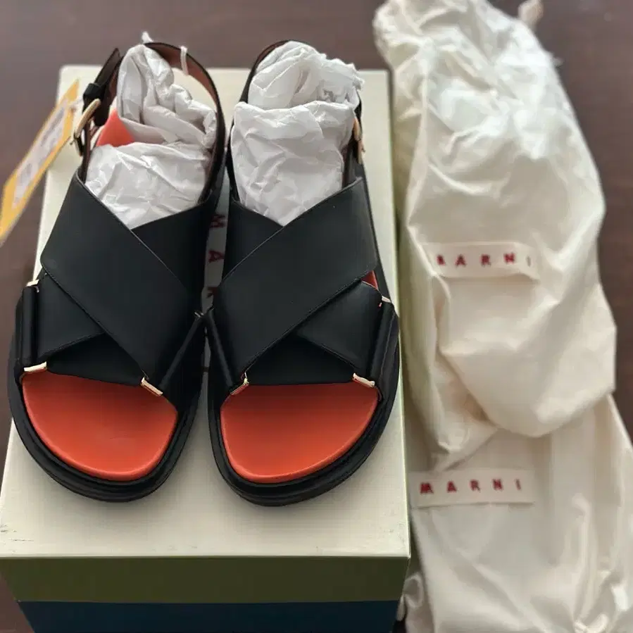 MARNI 마르니 샌들 (새상품)