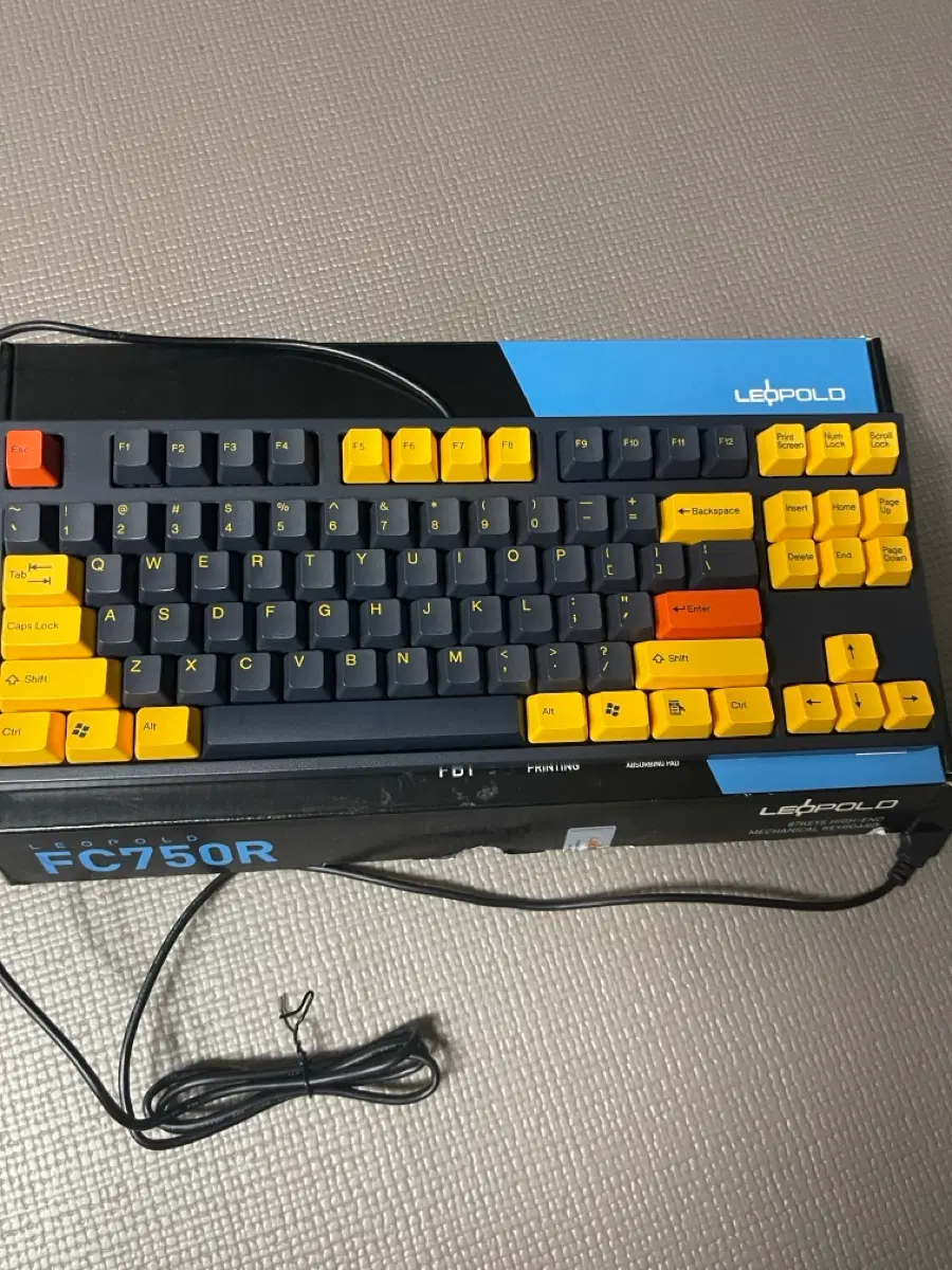 레오폴드 FC750R 키보드 팝니다