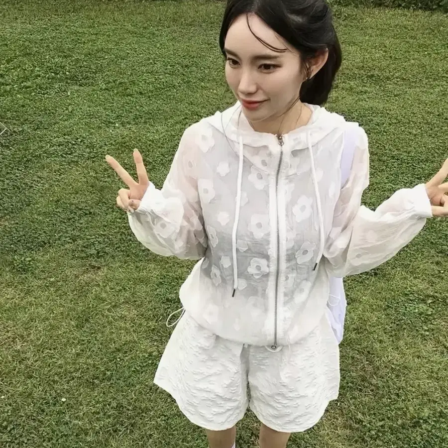 밴딩 플라워 엠보 반바지 새상품