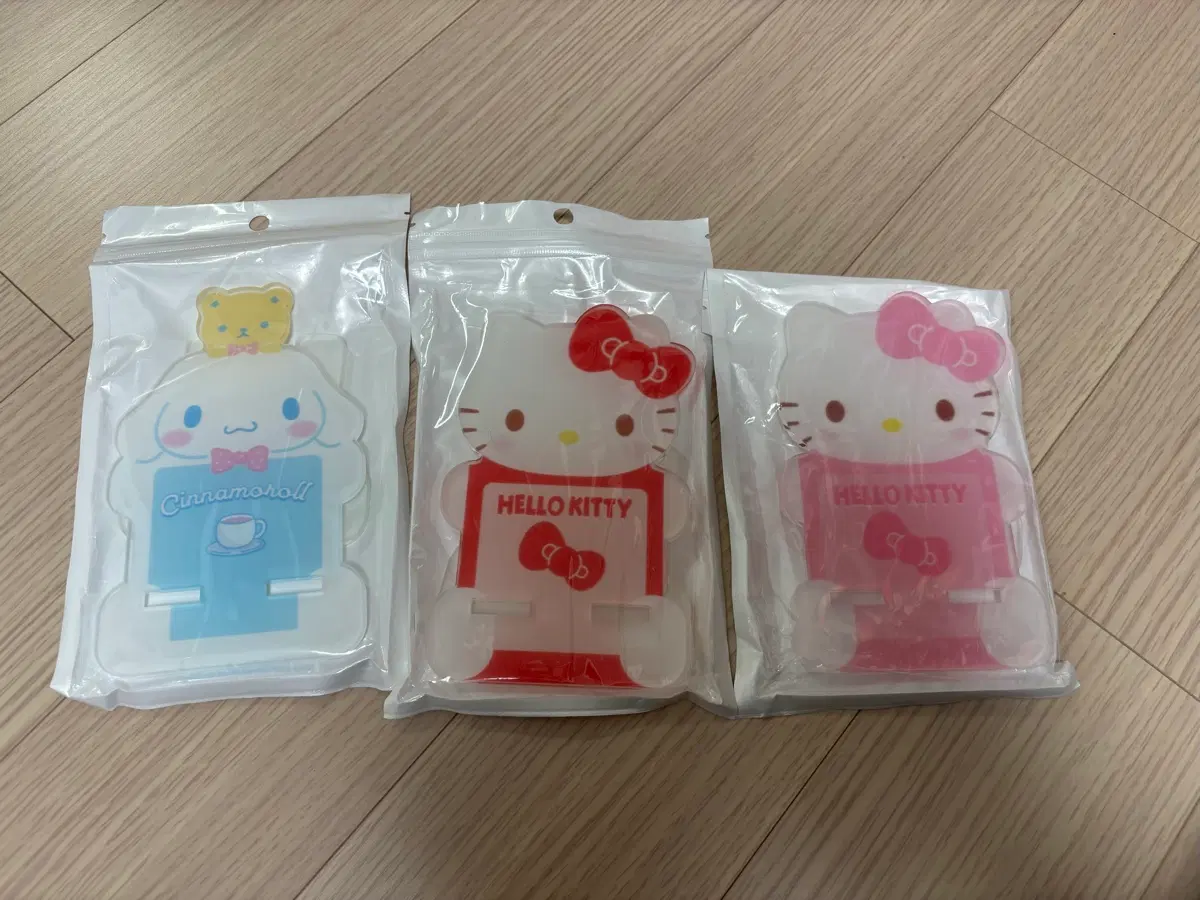 산리오 시나모롤 헬로키티 폰 거치대 3종 세트