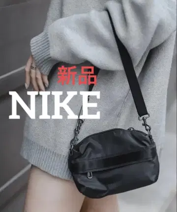 새상품 Nike Futura Luxe 숄더백 1L 블랙