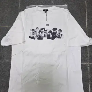 방탄소년단의 '아리랑' 공식 굿즈인 화이트 반팔 티셔츠(XL)