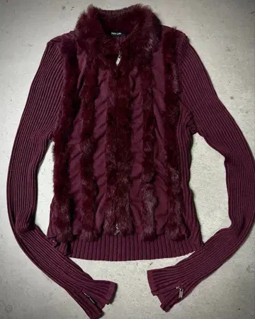 '00s' y2k red fur long sleeve knit
