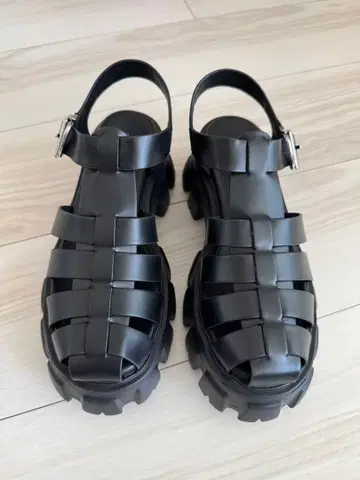 rienda 탱크 밑창 구르카 샌들 S 사이즈 블랙
