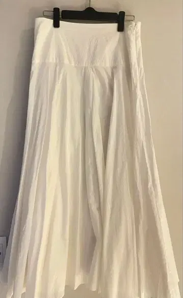 ZARA 화이트 플레어 스커트 S 사이즈
