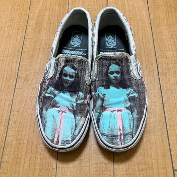 Vans x The Shining 클래식 슬립온 반스