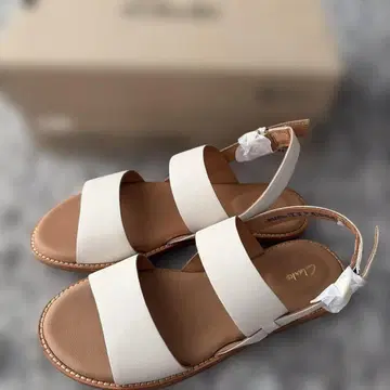 새상품 Clarks 클락스 샌들 화이트