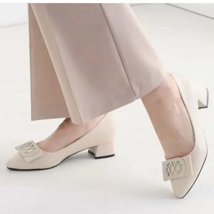 (새상품) 스틸레토 사각 4cm 펌프스 225