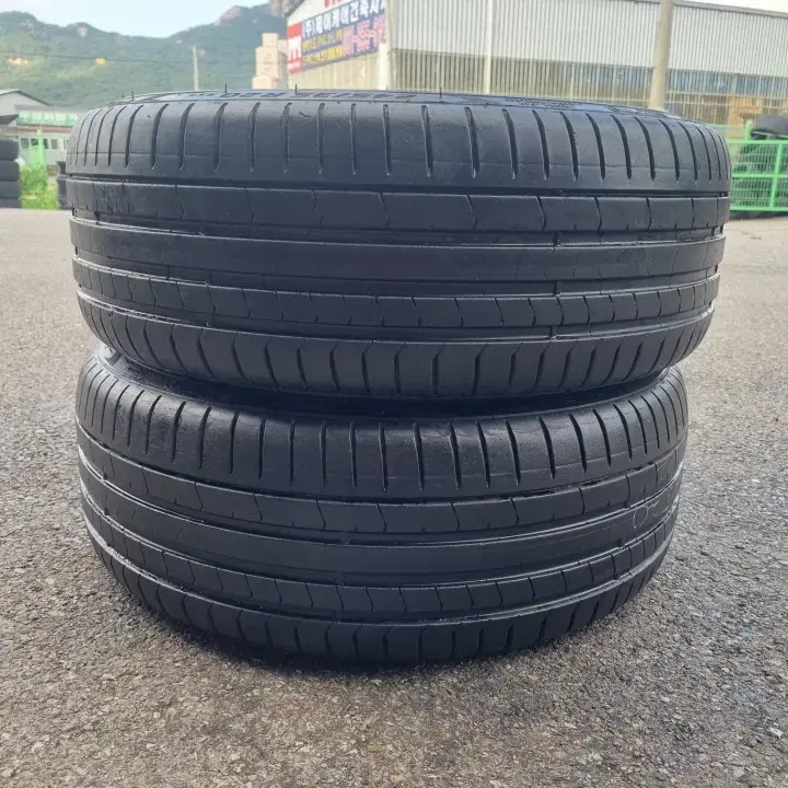 245 35 20 피렐리 피제로 런플렛 중고타이어 2짝