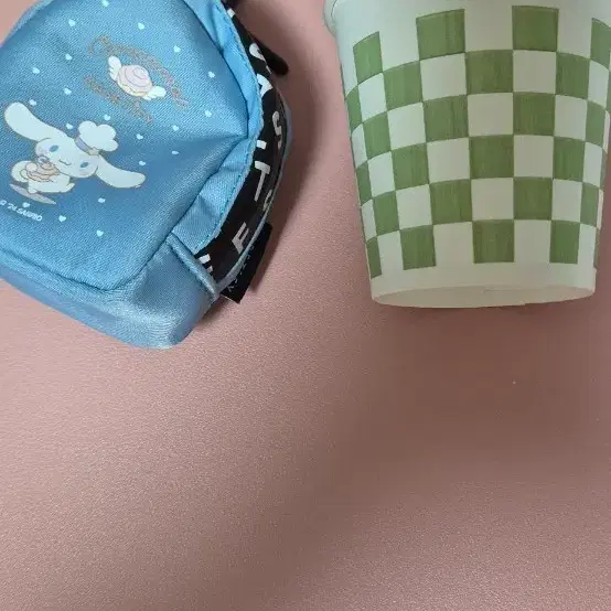 시나모롤 Casetify 파우치