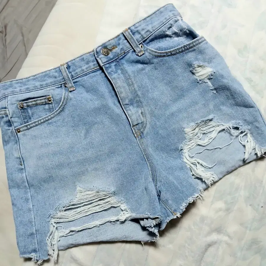Y2K데미지데님핫팬츠