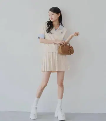 chico 자수 카라 부착 반팔 니트탑 크림