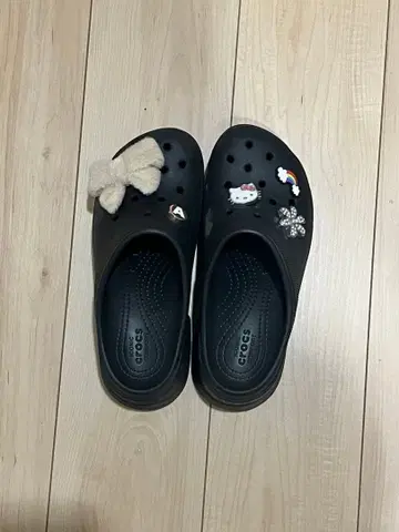 크록스 통굽 샌들 블랙