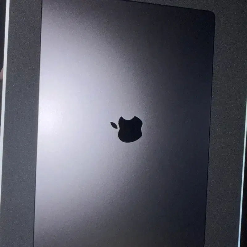 맥북 프로 16인치 M4 24GB 메모리 512GB 스페이스 그레이