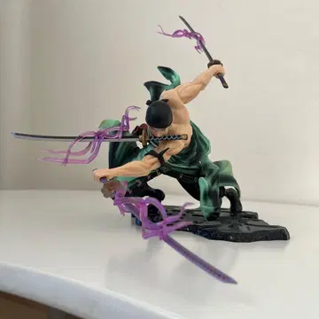 ONEPIECE 로로노아 조로 피규어
