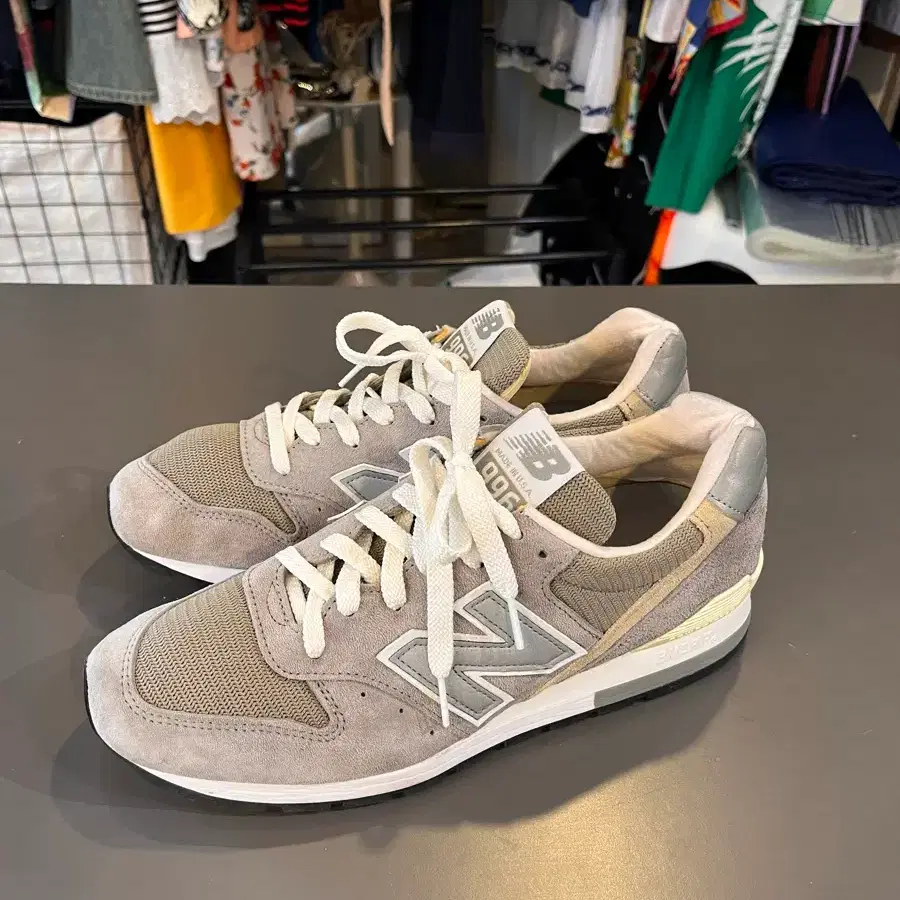 뉴발란스 M996 메이드 인 USA 그레이