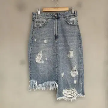 새상품급 ZARA 자라 데미지 가공 데님 스커트 무릎 기장