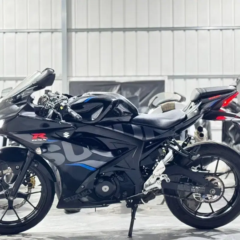 스즈키gsxr125 블랙 19년식 2만 판매합니다