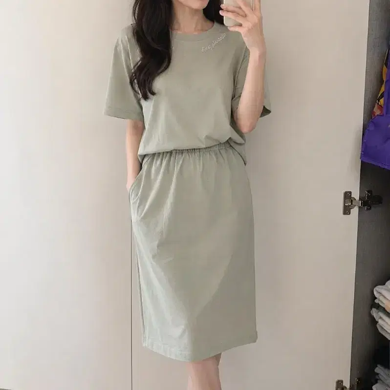 BY ELLE 킵 심플 반팔티&롱치마 세트 카키(새상품)