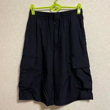 유니클로C 와이드 핏 카고 하프 팬츠 S