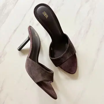 ZARA 브라운 페이크 스웨이드 샌들 mn