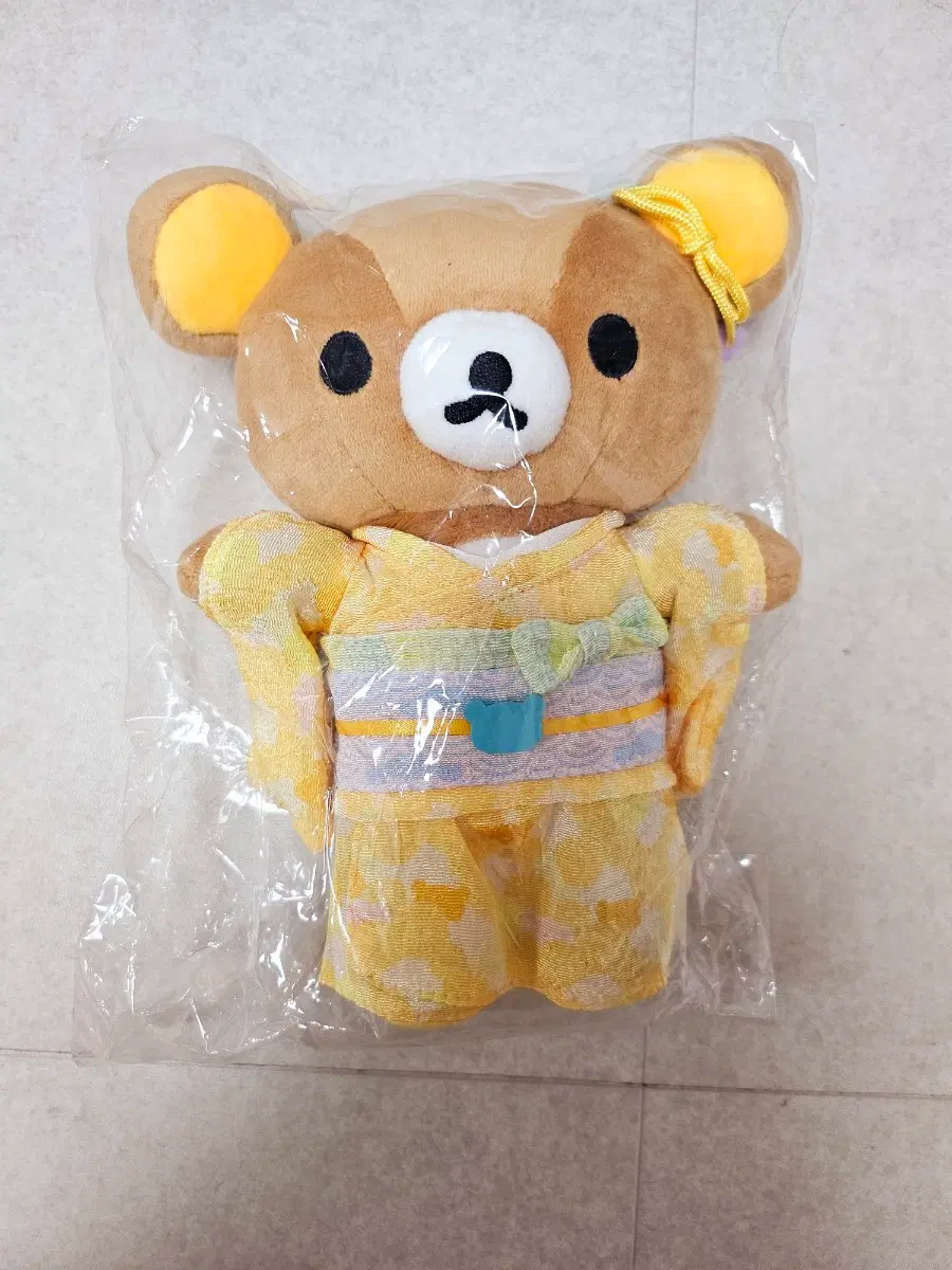 리락쿠마 기모노 인형
