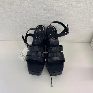 ZARA 플랫폼 샌들 블랙 40(D-1)