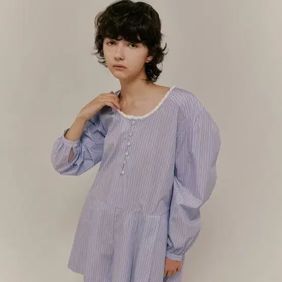 오버듀플레어 점프슈트